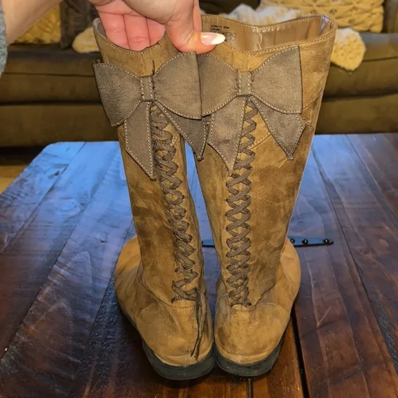 Kenneth Cole Girls Boots - Picture 7 of 13